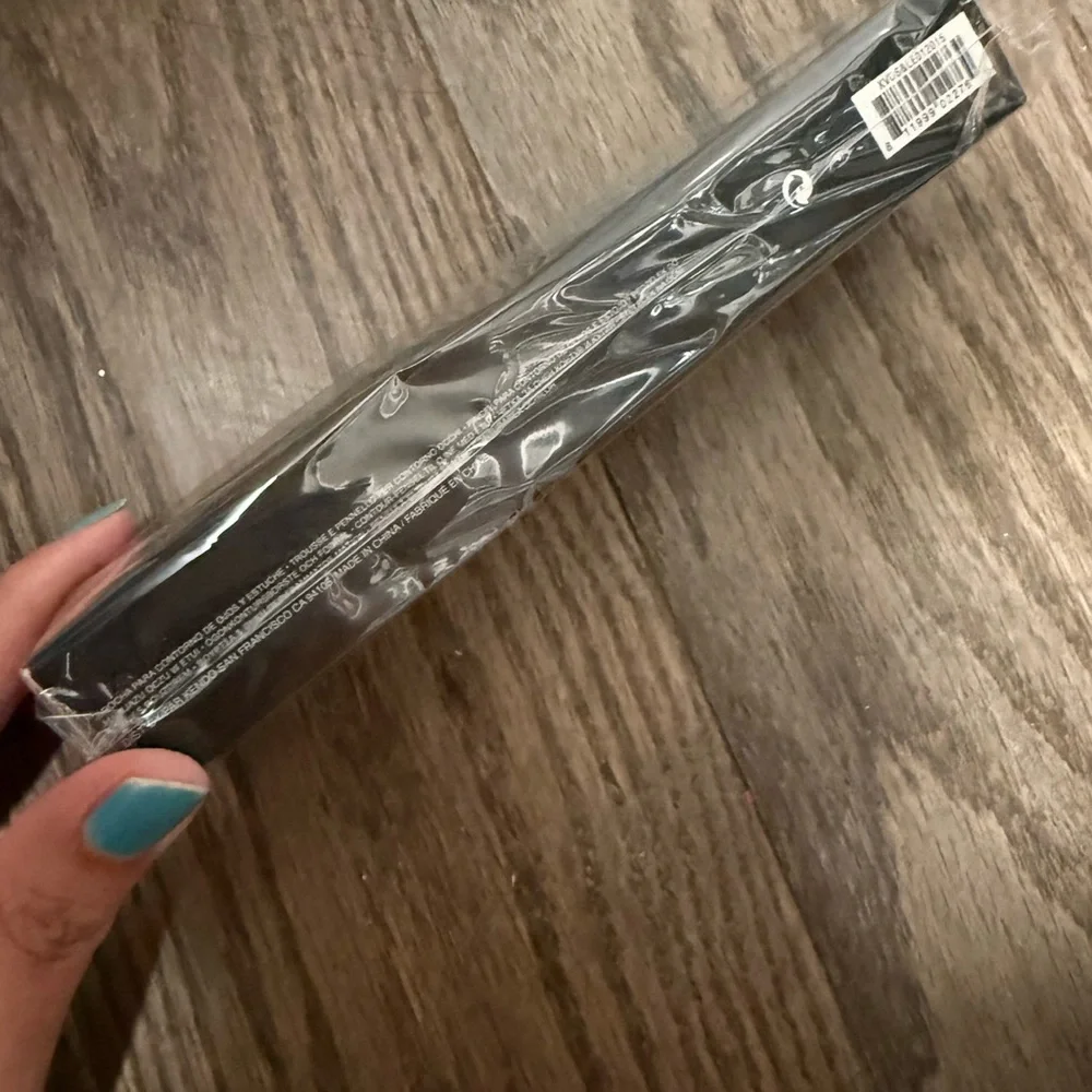 NWT Kat Von D Shade & Light Eye Contour Brush. Rare. Discontinued product - Picture 5 of 5